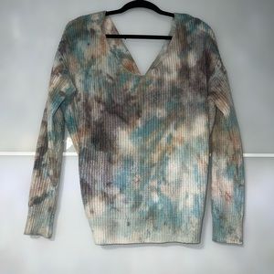 Tie dye sweater, knot in back